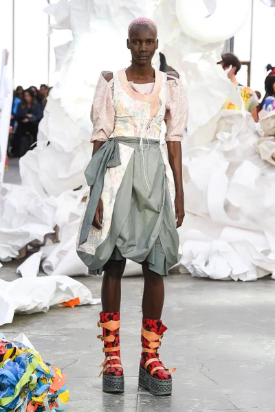 Look 13